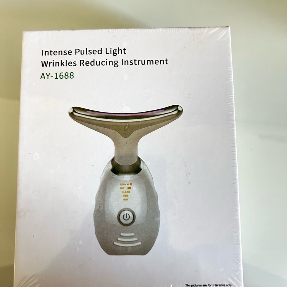 Intense Pulsed Light Wrinkle Reducing Instrument - Picture 2 of 5